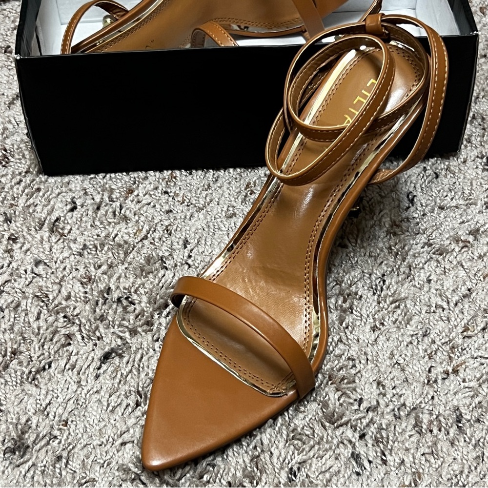 Liliana heel. Size 10. Color brown. Heel height ~4.5inches